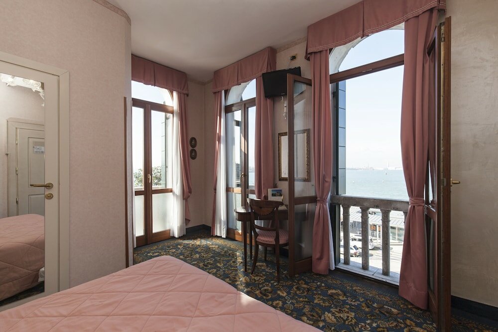 Фото Hotel Riviera