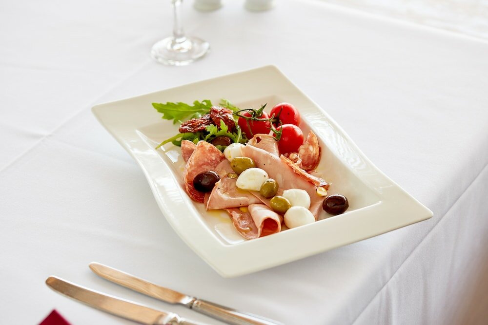 Фото Alma Lodge Hotel