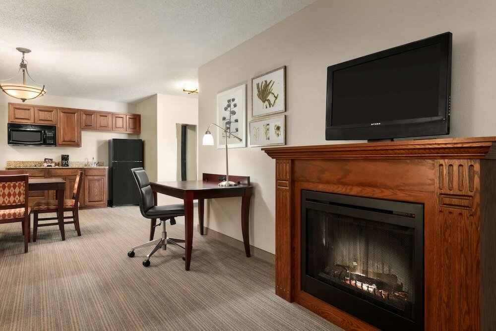 Фото Country Inn & Suites by Radisson, Kansas City at Village West, Ks