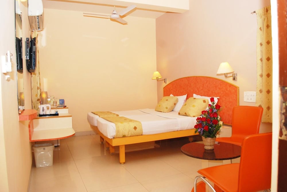 Фото Hotel Pandian