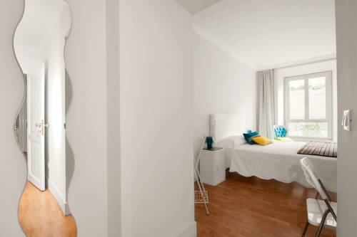 Фото Rhome Hosting GuestHouse