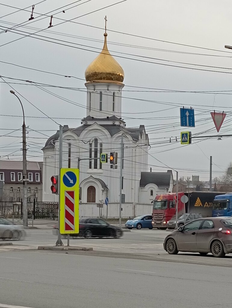 كنيسة أرثوذكسية Храм Святых Новомучеников и Исповедников Российских ، نوفوسيبيرسك، صورة