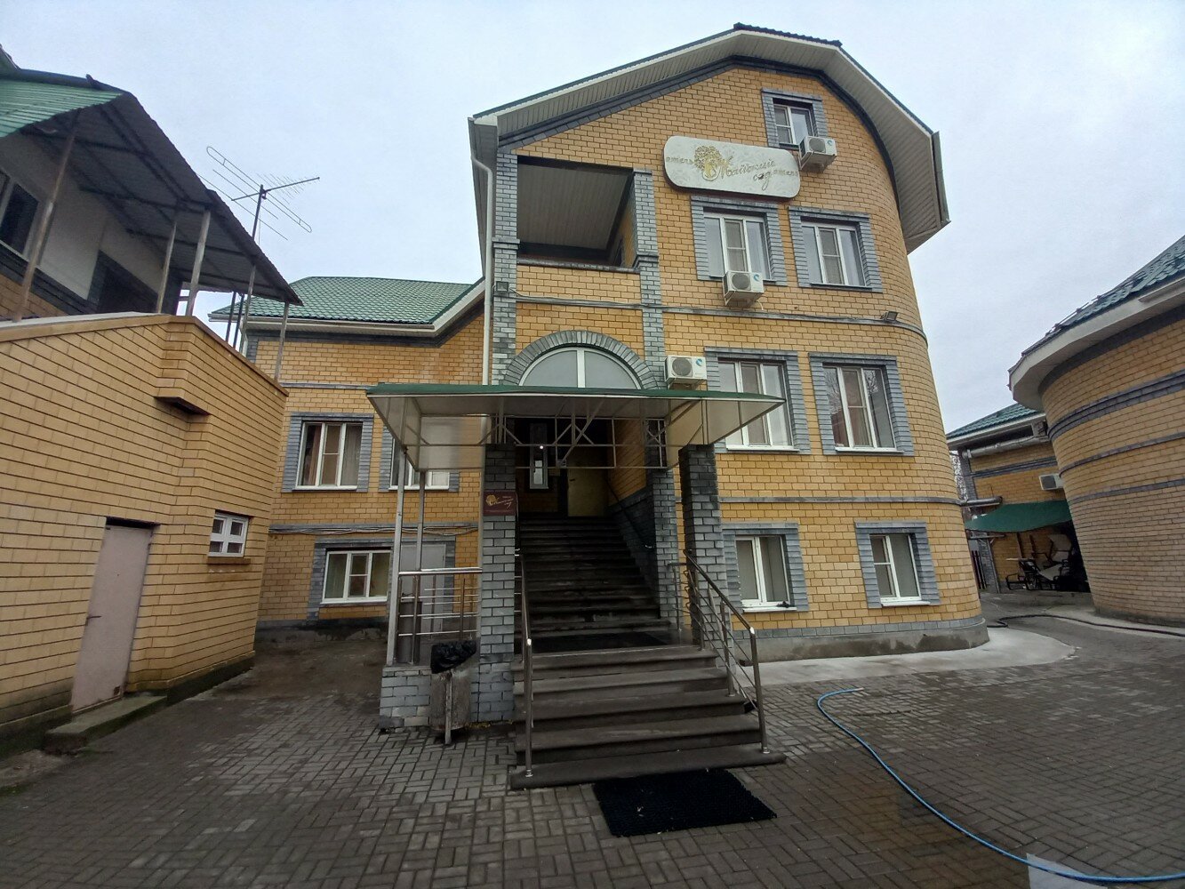 Фото Майский сад