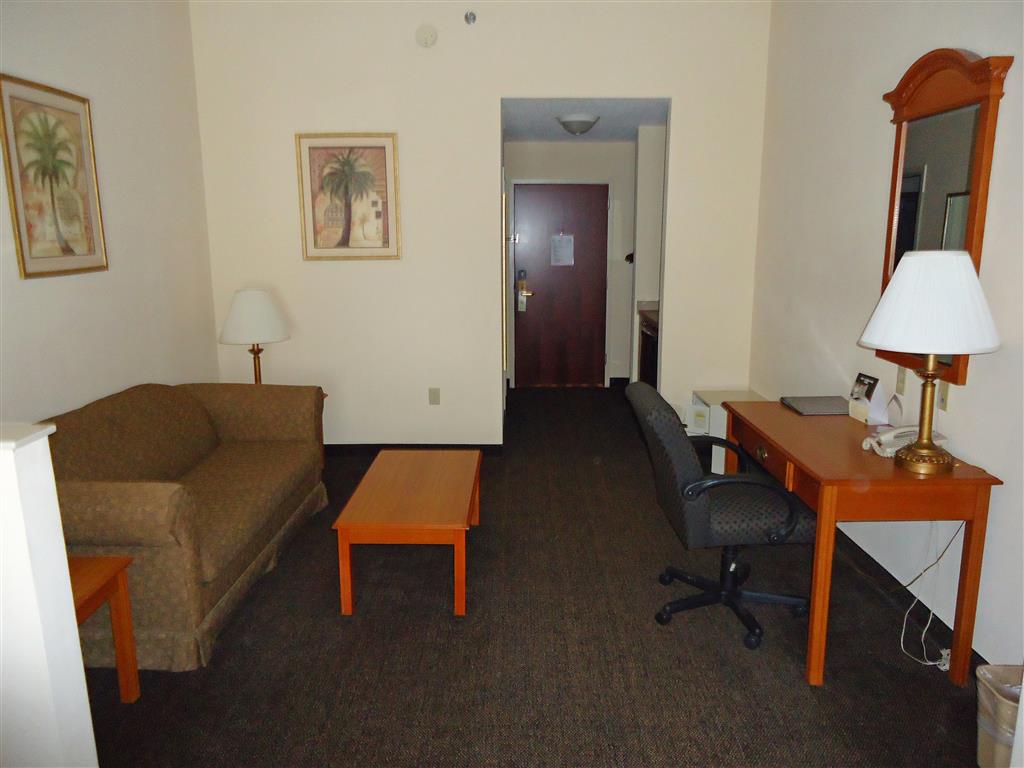 Фото Best Western Magnolia Inn and Suites