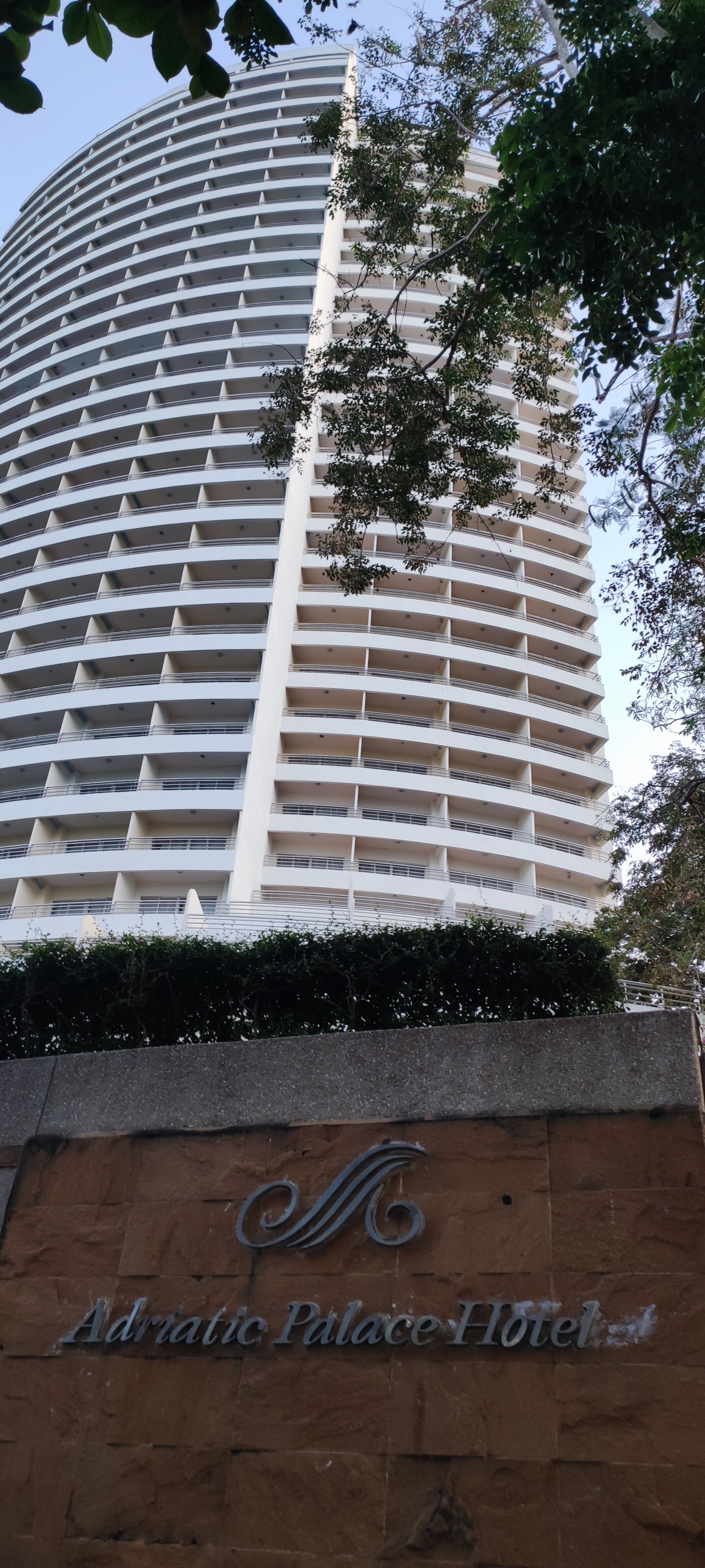 Фото The Sanctuary Resort Pattaya, BW Signature Collection