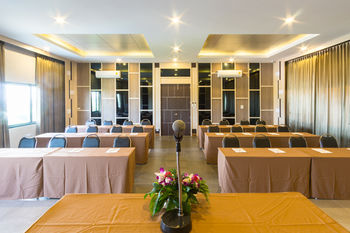 Фото C Cha-am Hotel