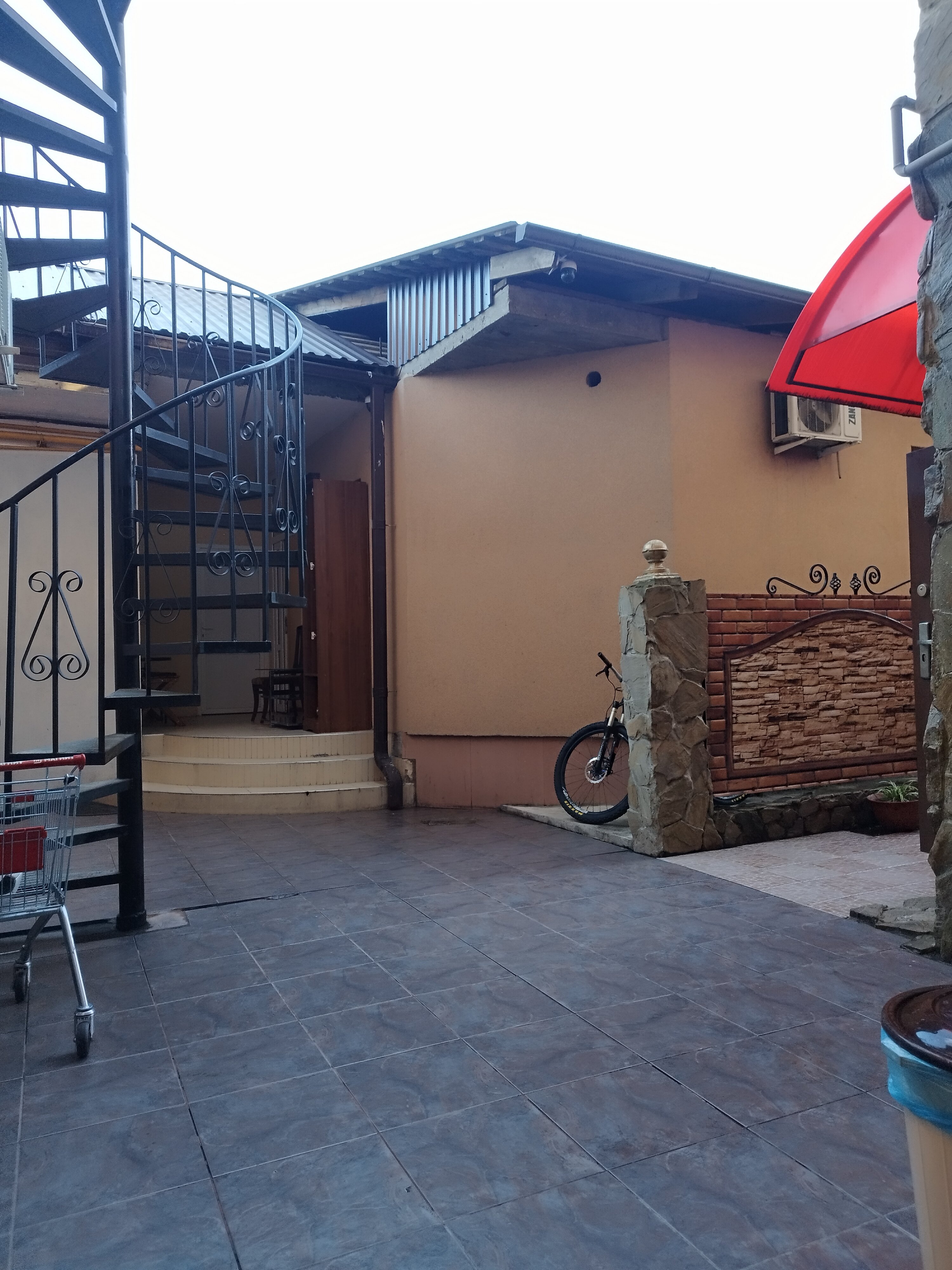 Фото Замок на Жемчужной