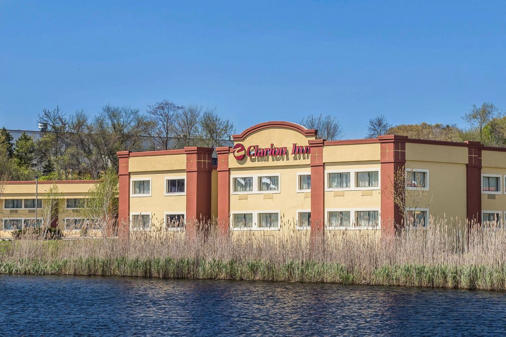 Фото Clarion Inn New London - Mystic