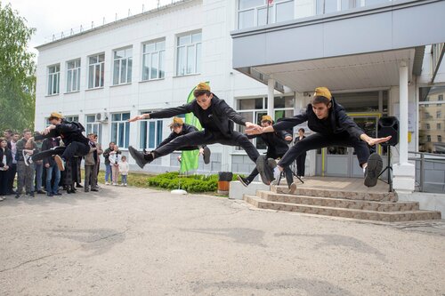 Er-xotin erkakni jinsiy aloqaga taklif qiladi
