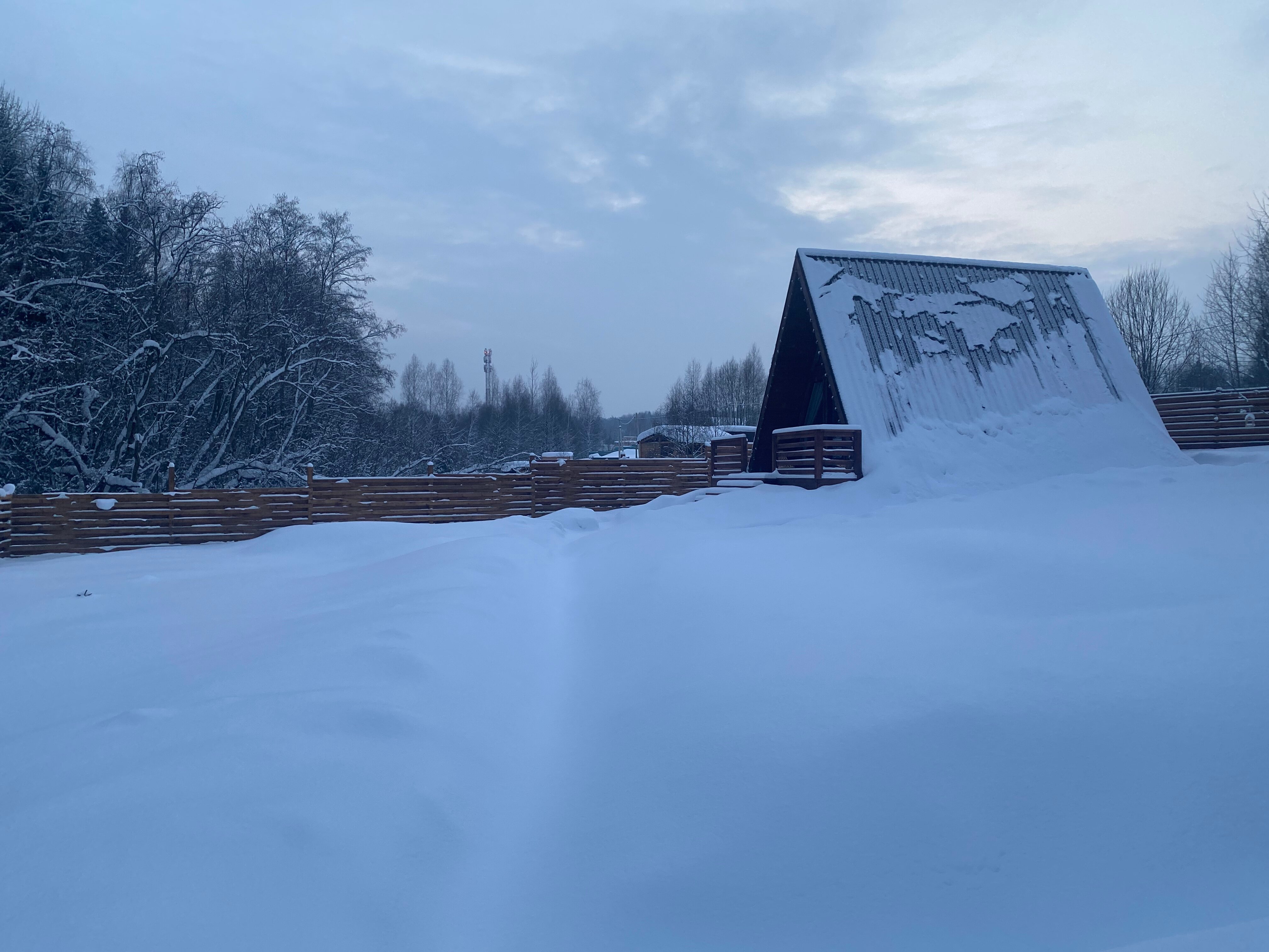 Фото Дом Углом