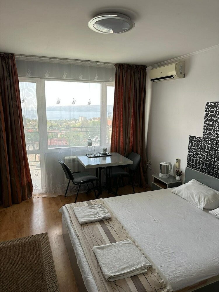 Фото Hayat Hotel Ltd