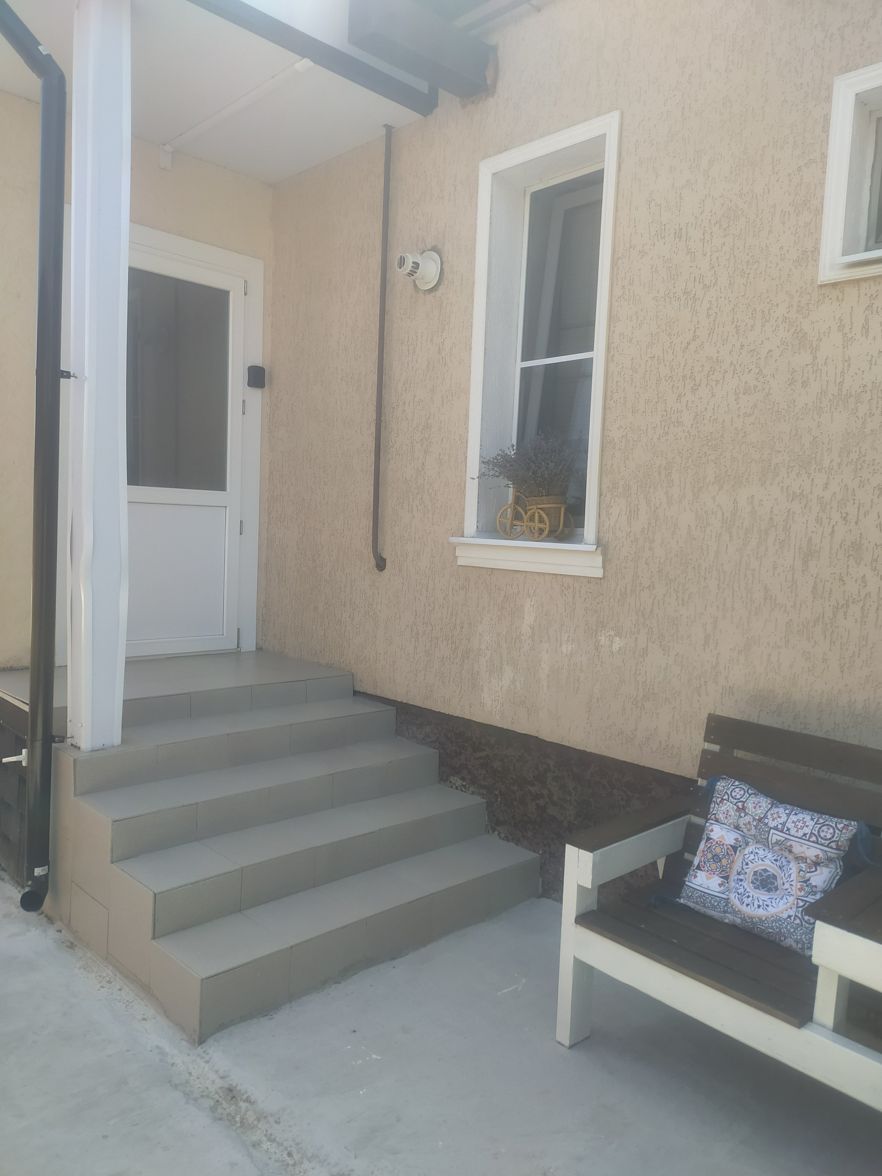 Фото Студия в частном доме в Выселках