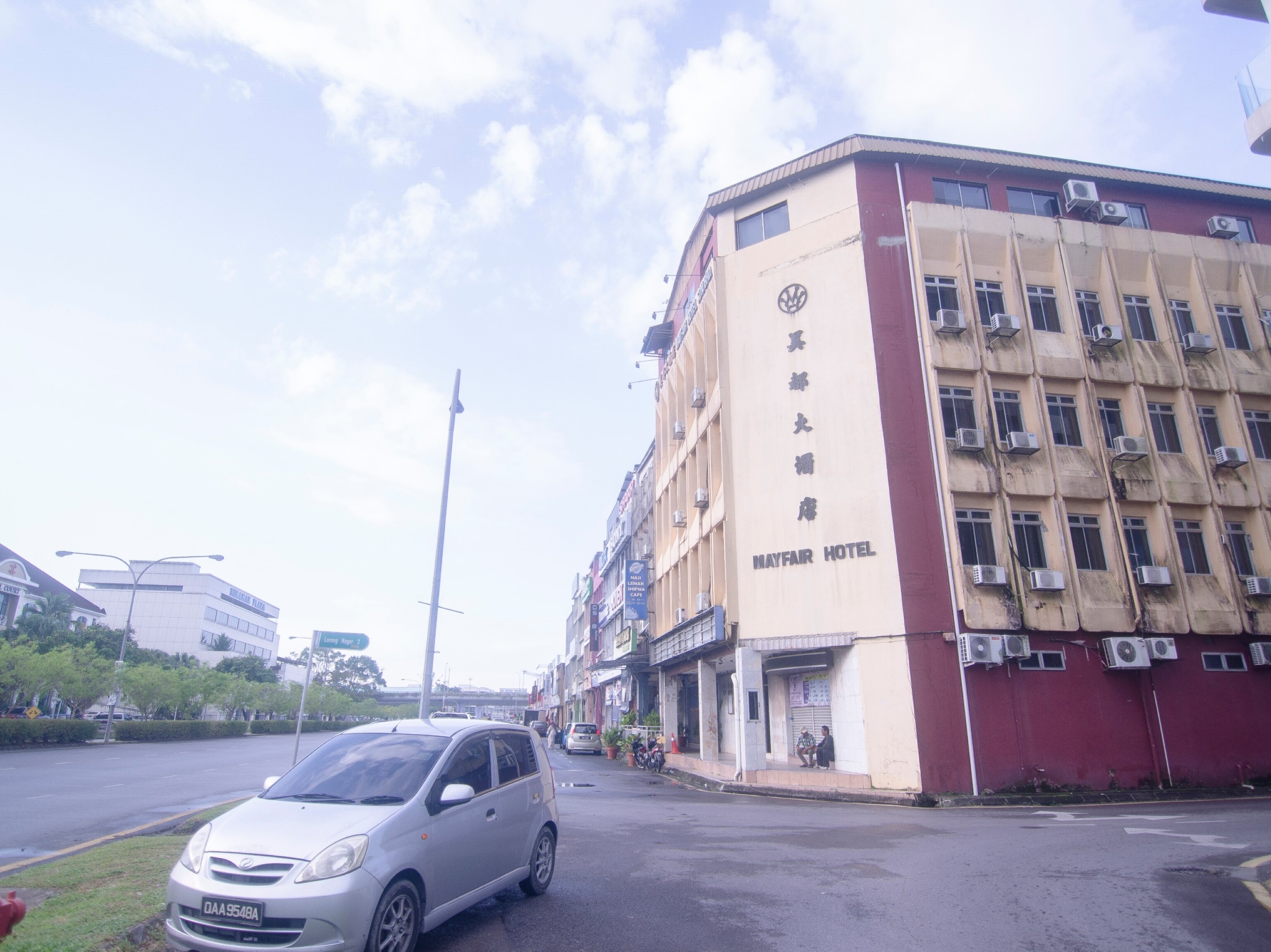 Фото Oyo 991 Mayfair Hotel