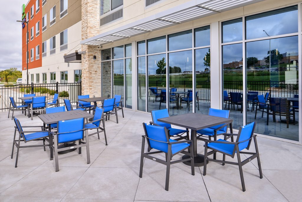 Фото Holiday Inn Express & Suites Kansas City - Lee's Summit, an Ihg Hotel
