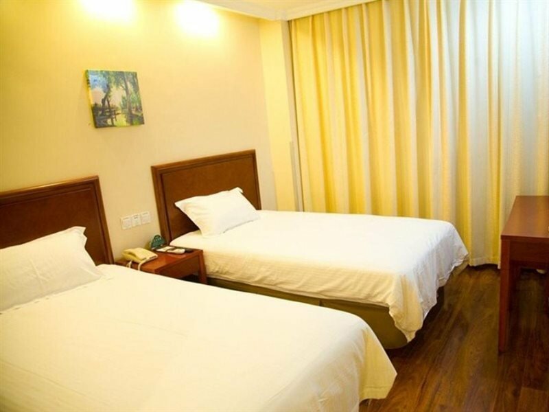 Фото GreenTree Inn Shanghai Pudong New Area Chuansha Road Kayuan Business Hotel