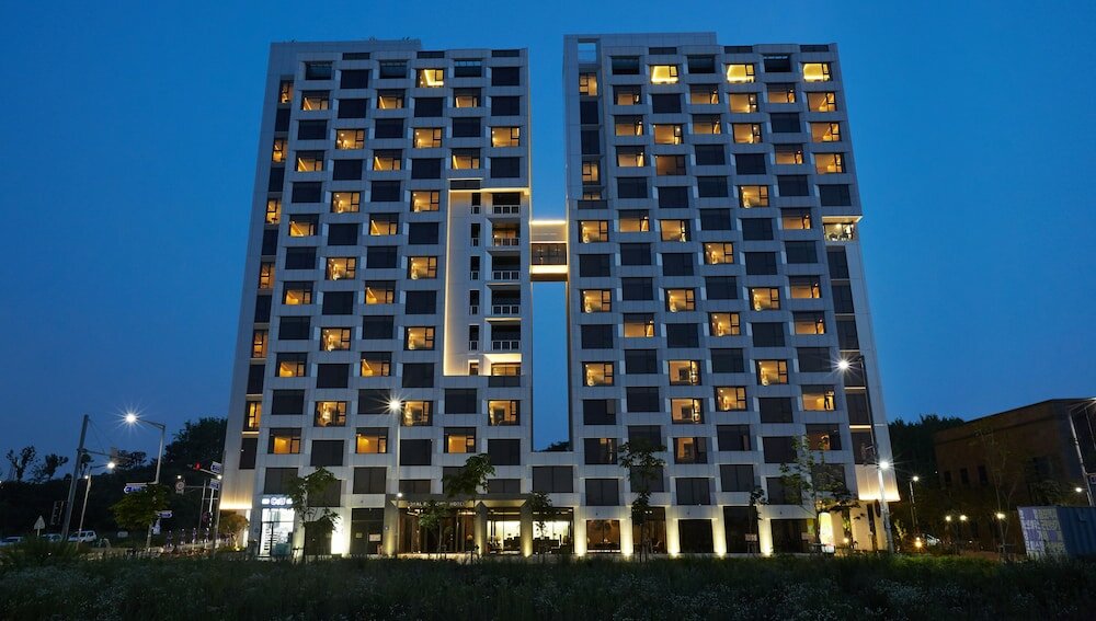 Фото Royal Emporium Hotel