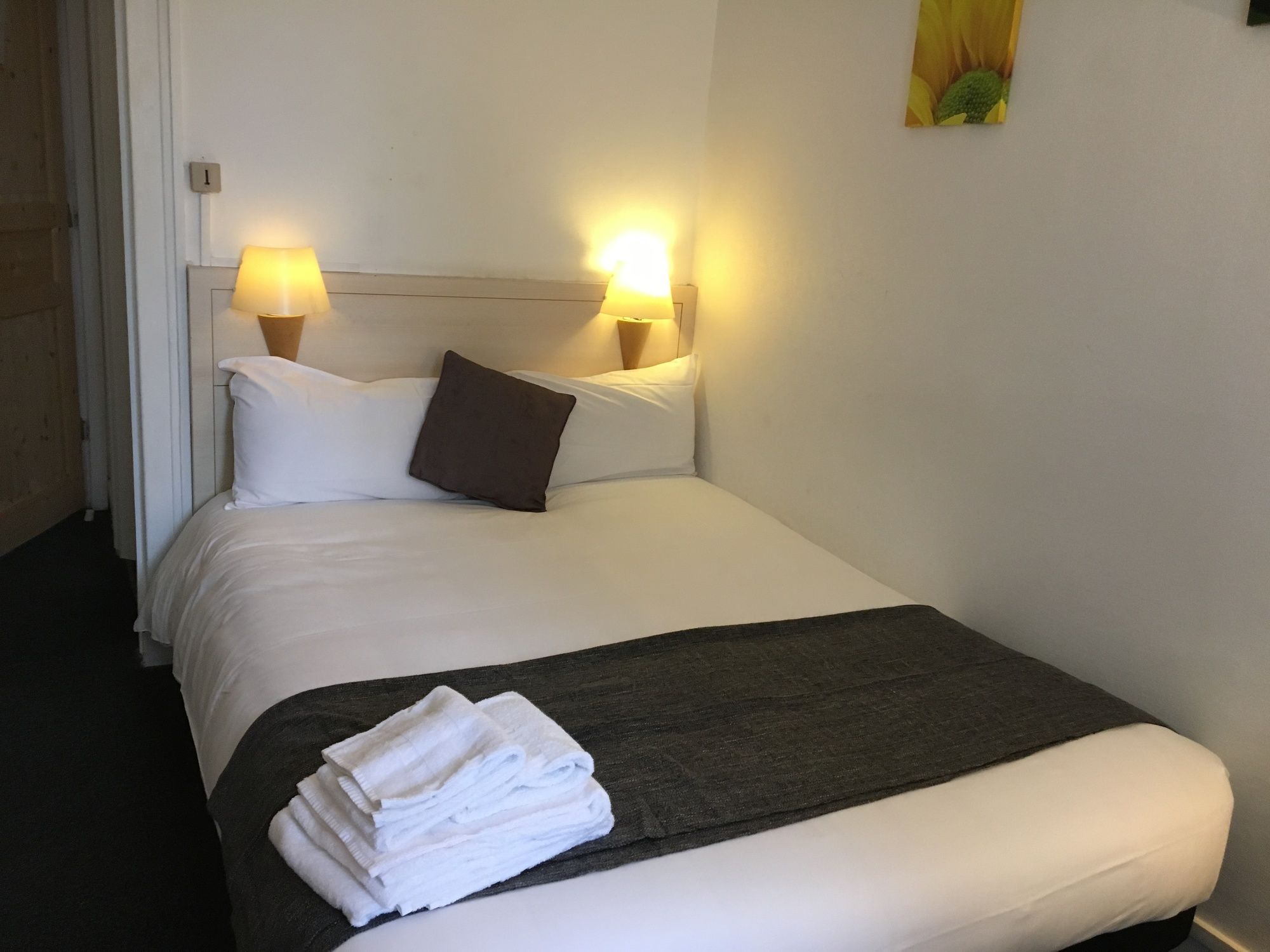 Фото Hôtel Vieille Tour Centre Rouen