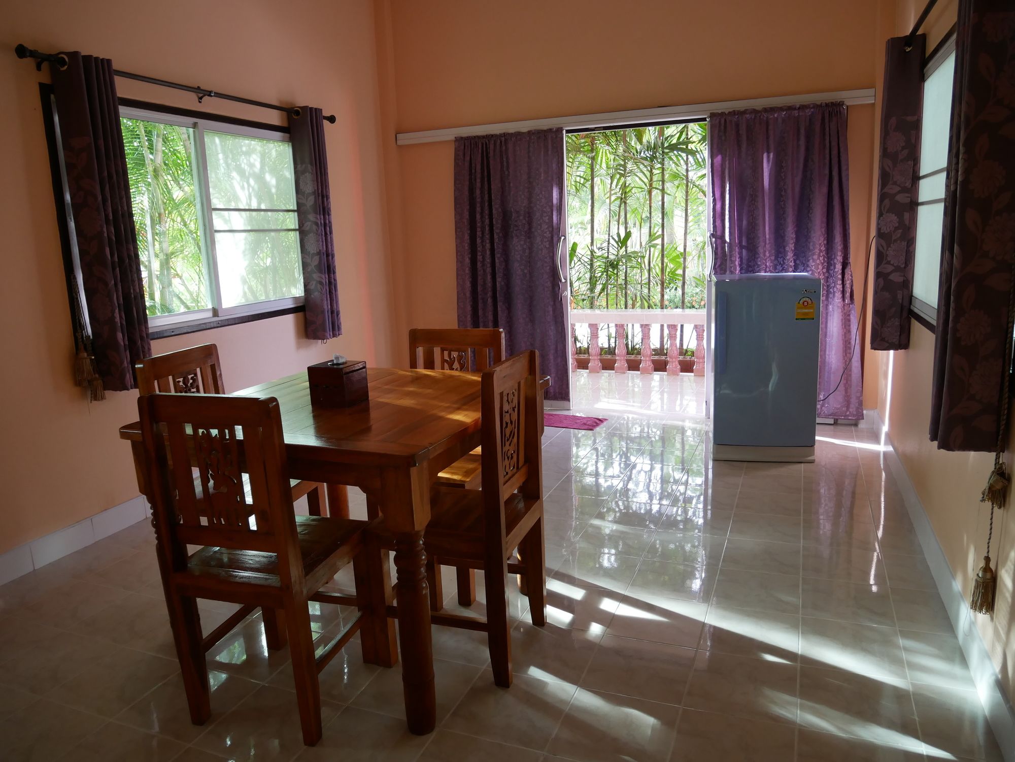 Фото Baan Suan Palm Resort