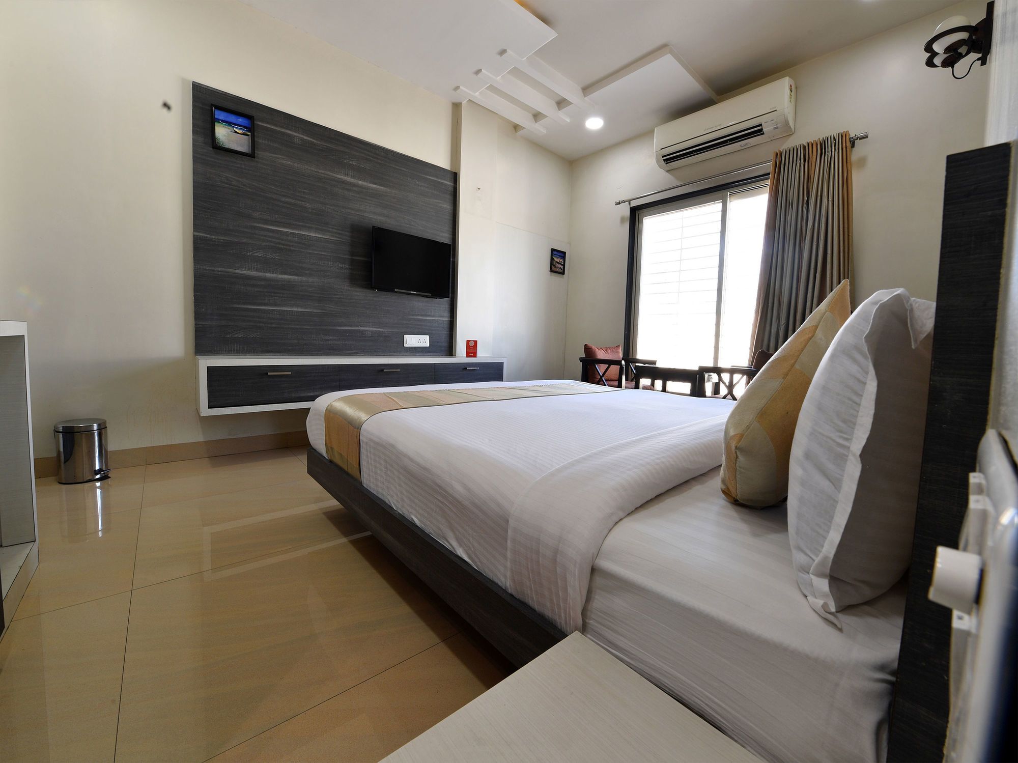 Фото Oyo 4155 Hotel The Sudesh