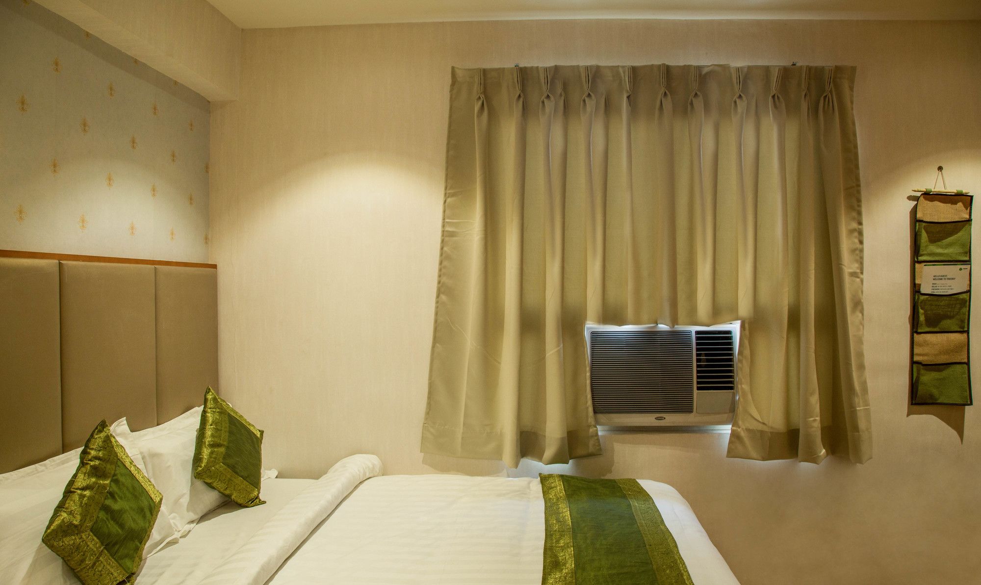 Фото Hotel Reva Regency