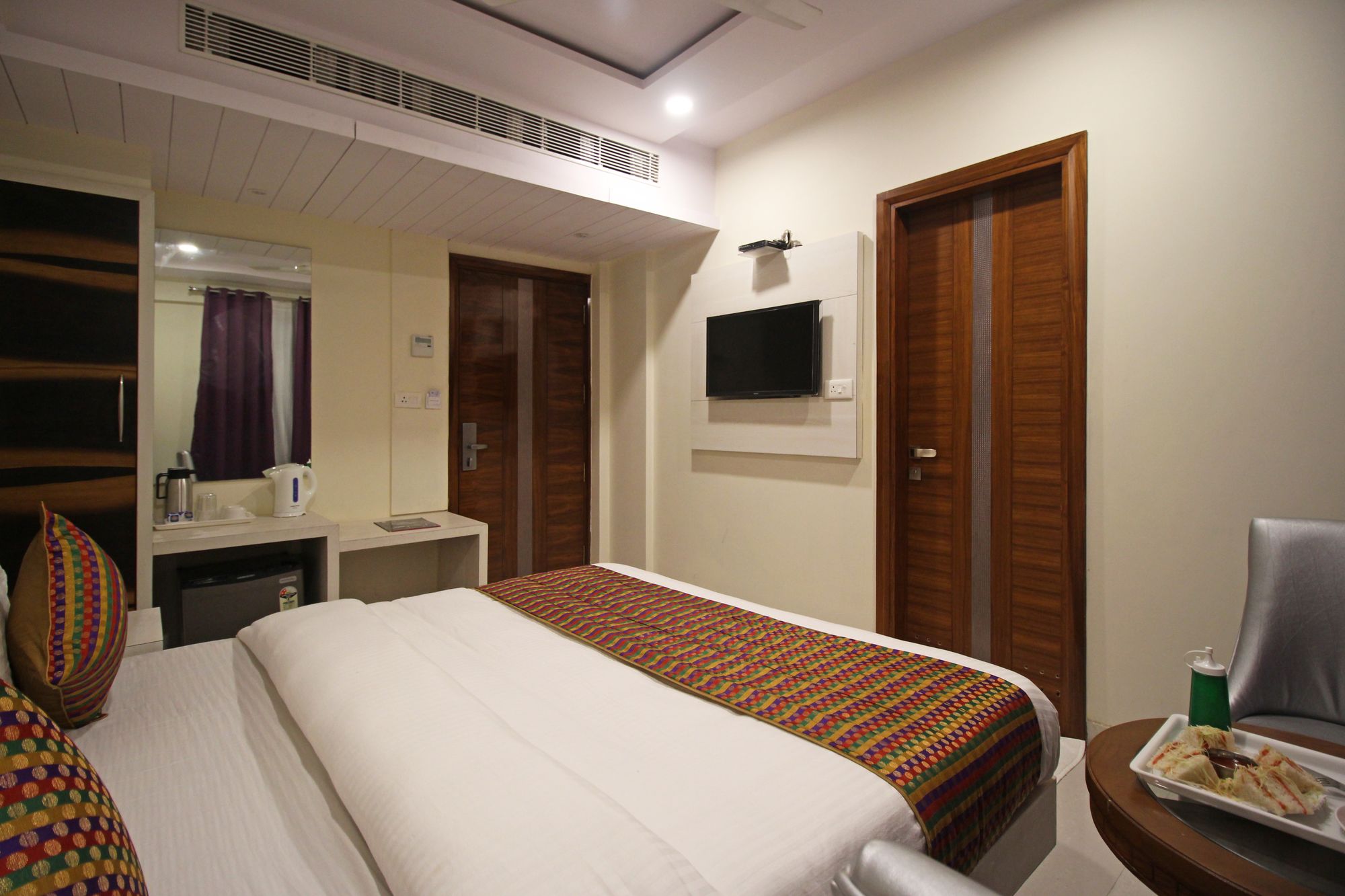 Фото The Shanti Plaza