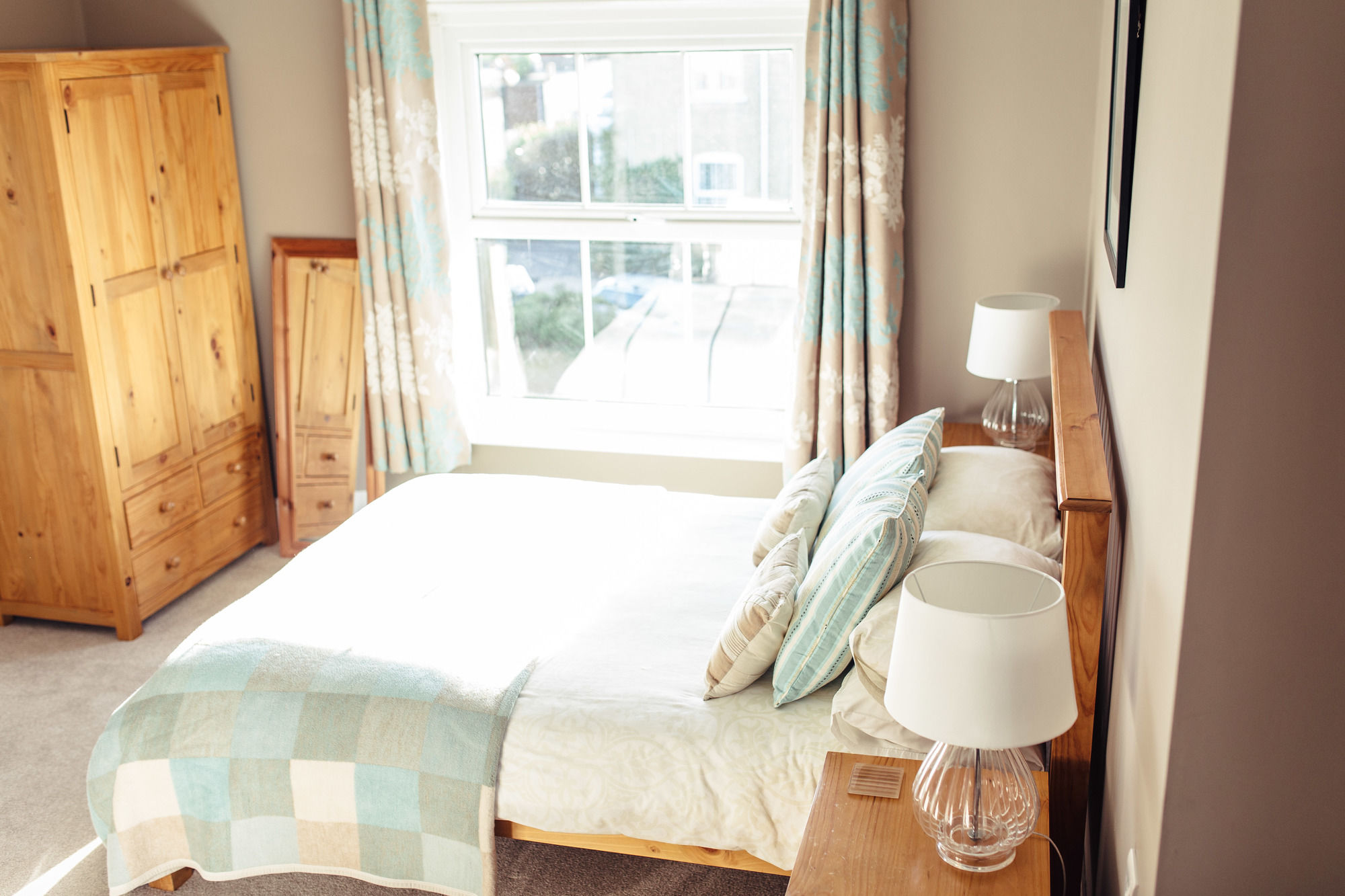 Фото The Caledon