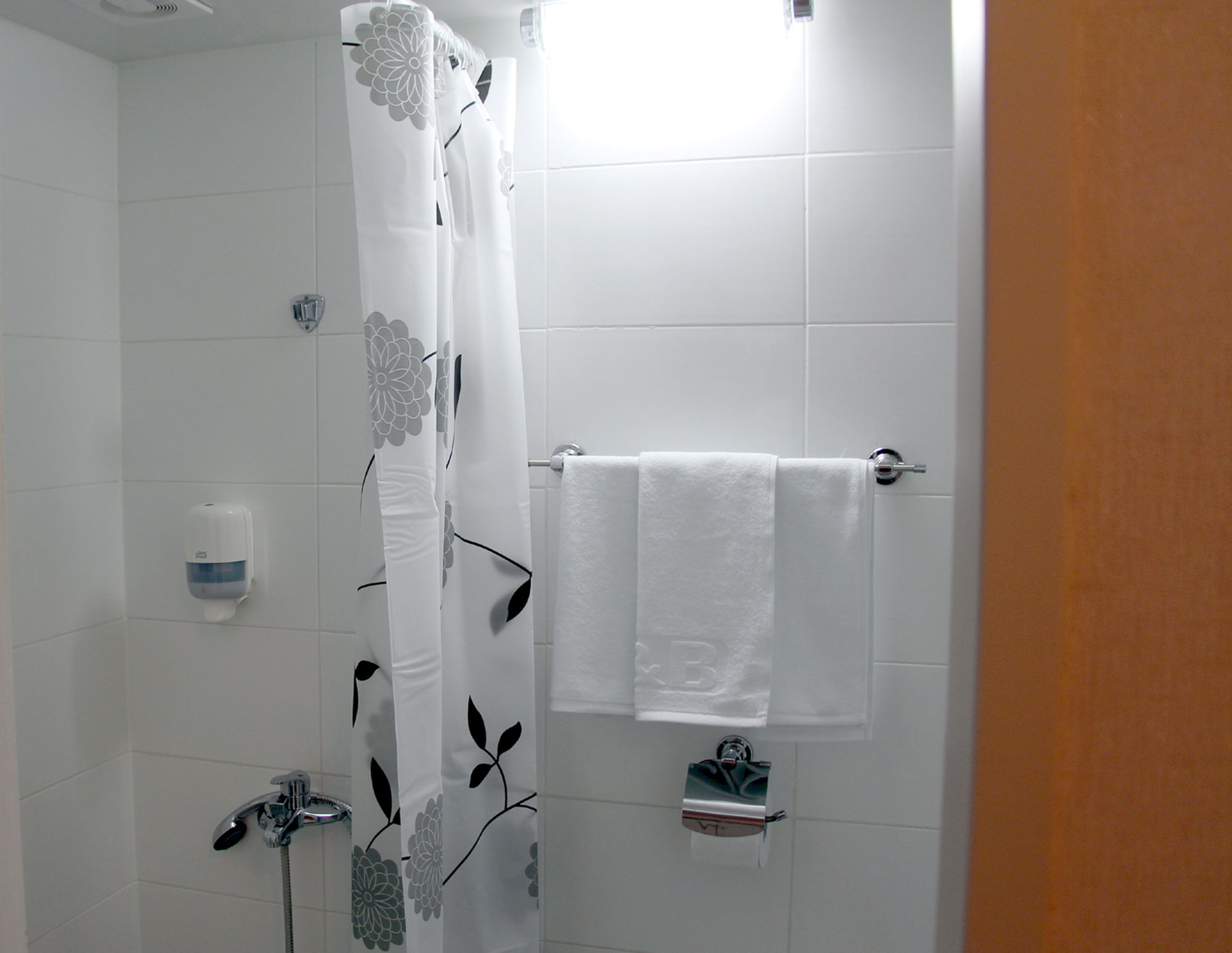 Фото Staywell Hotel