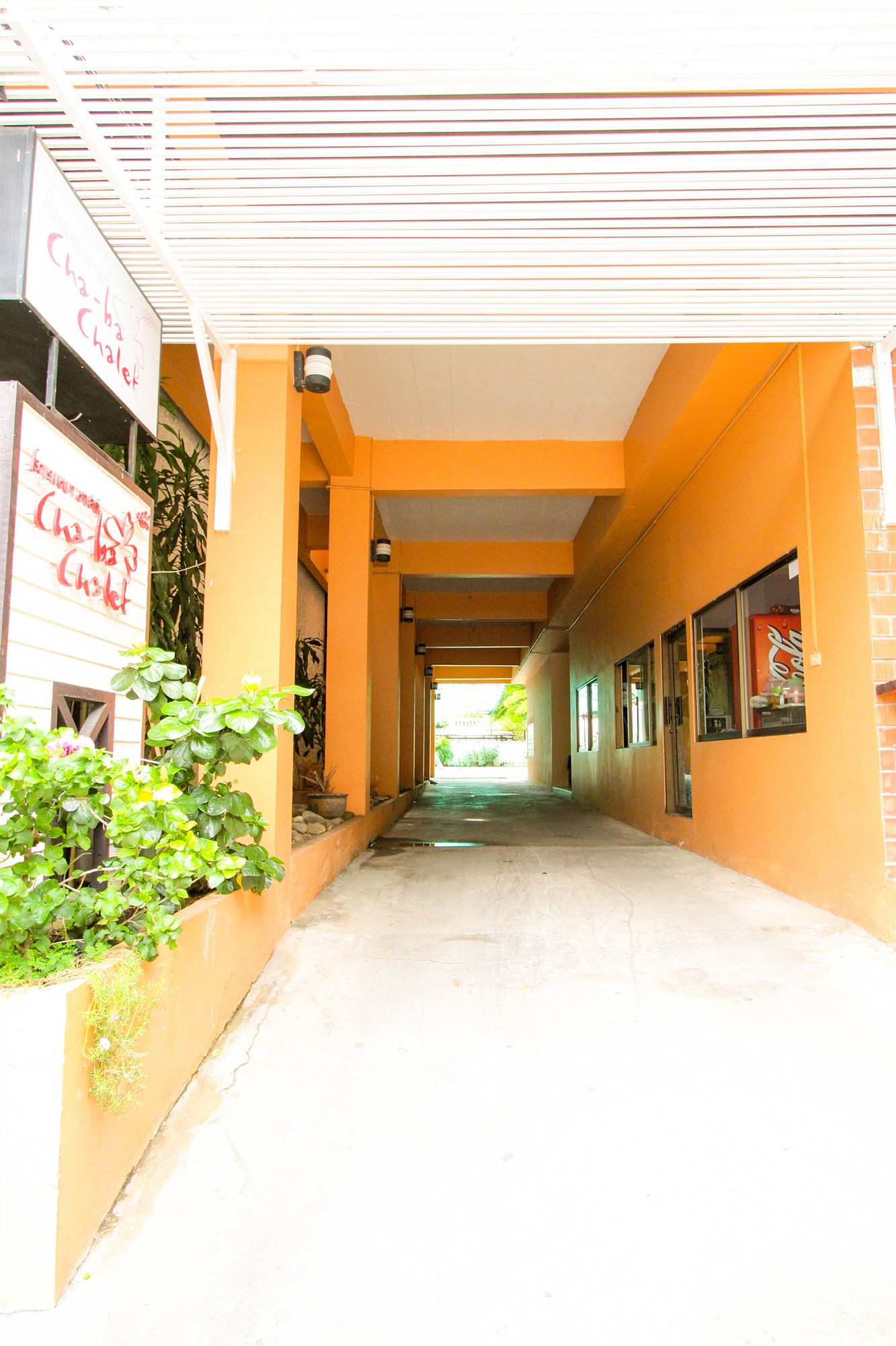 Фото Chaba Chalet Hotel