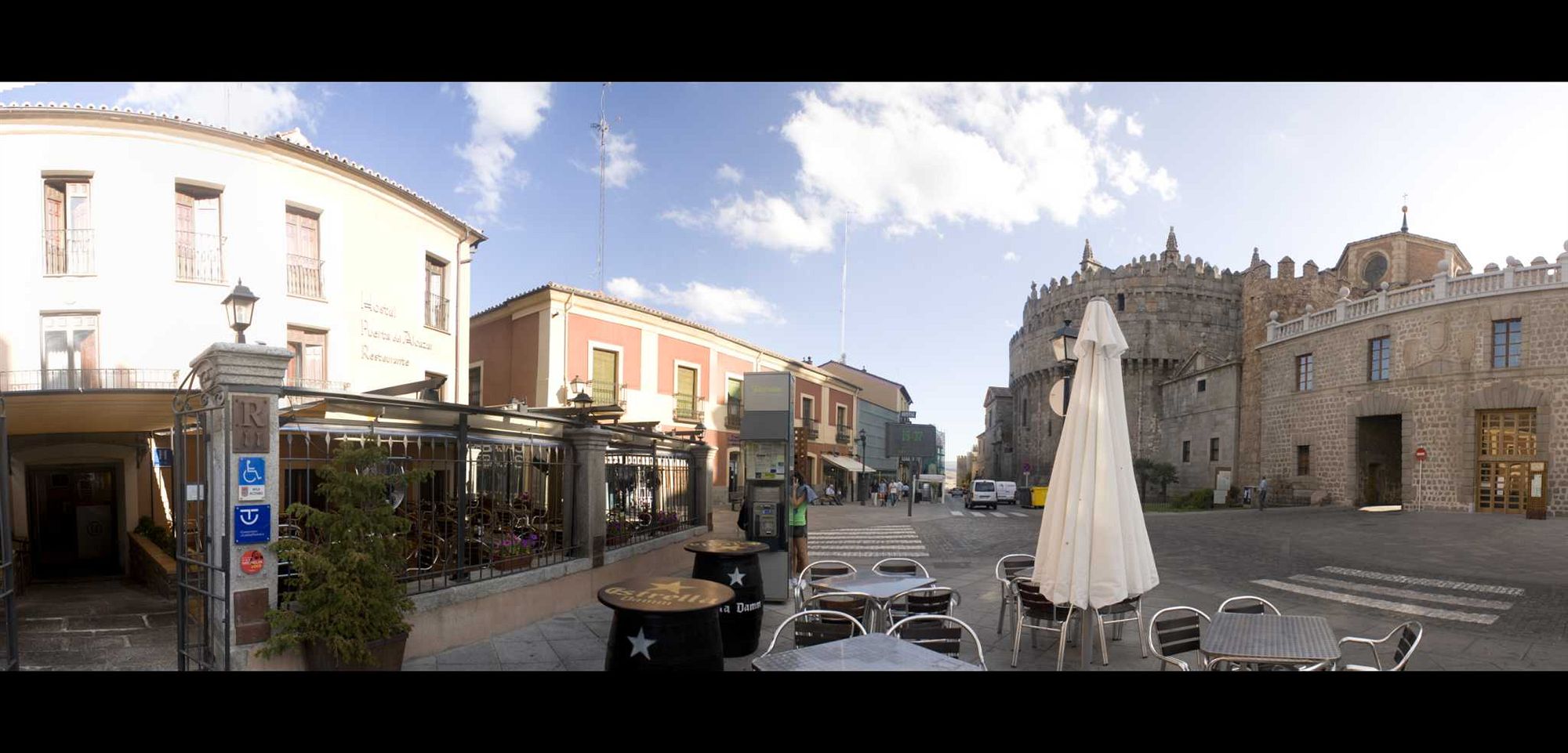 Фото Hostal Restaurante Puerta del Alcázar