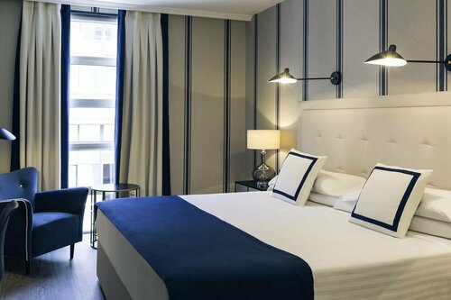 Внешний вид отеля Mercure Bilbao Jardines De Albia в Бильбао, фото 3