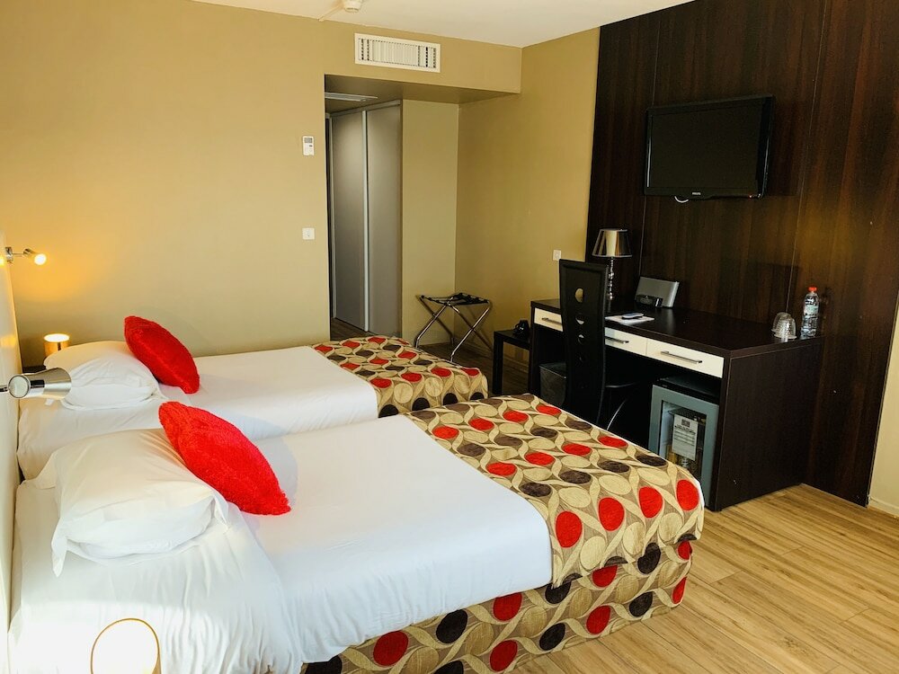 Фото Grand Hôtel de Nîmes