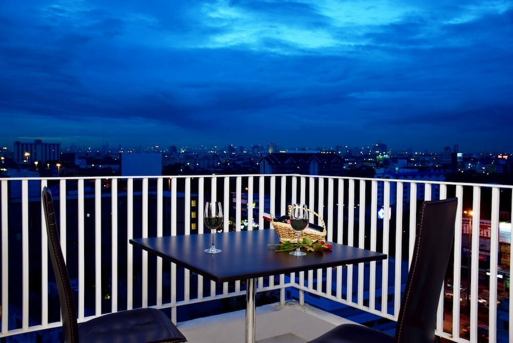 Фото The Color Living Hotel