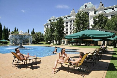 Гостиница Peermont D'Oreale Grande в Кемптон-Парке