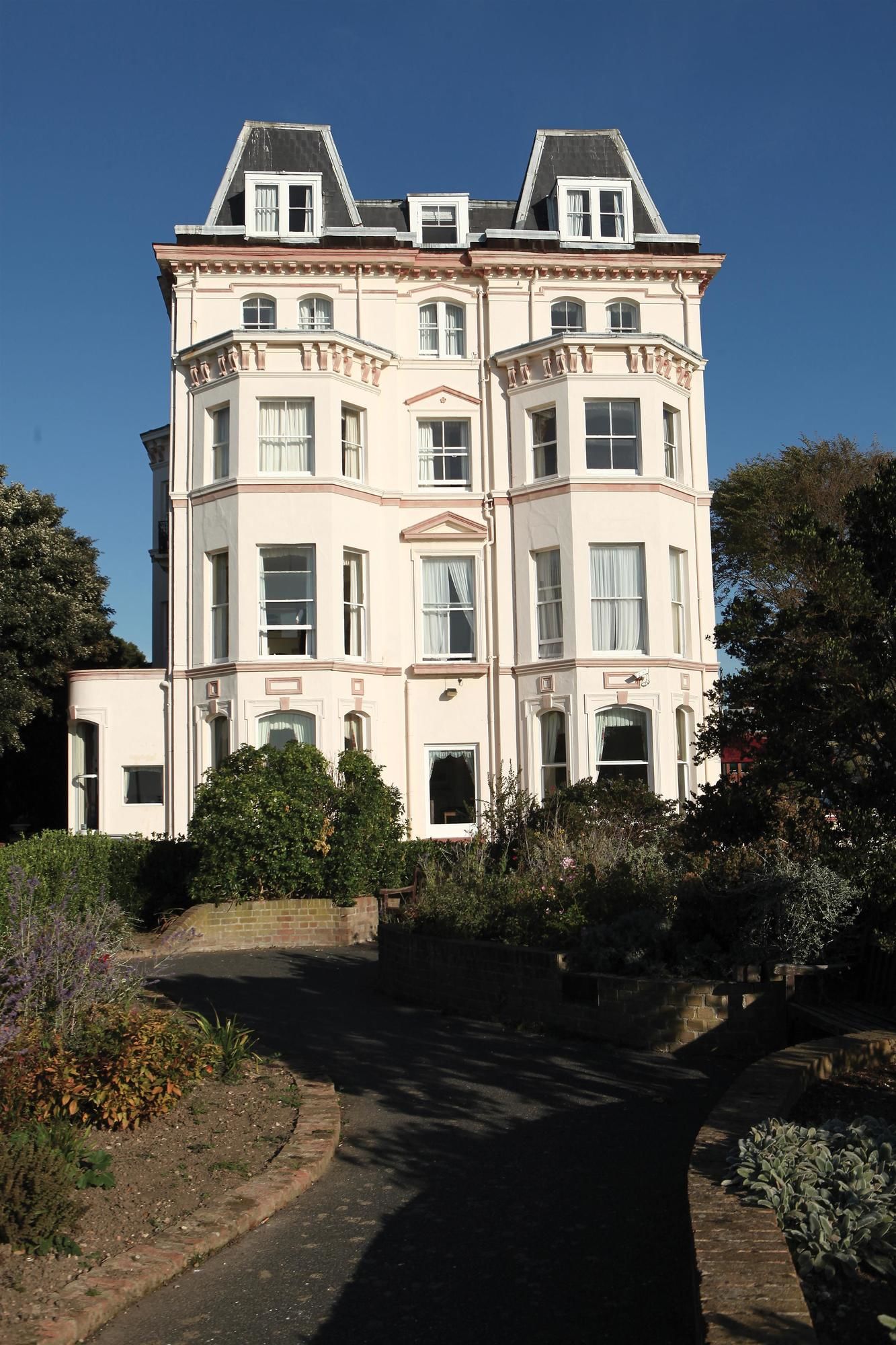 Фото Voco The Clifton Folkestone