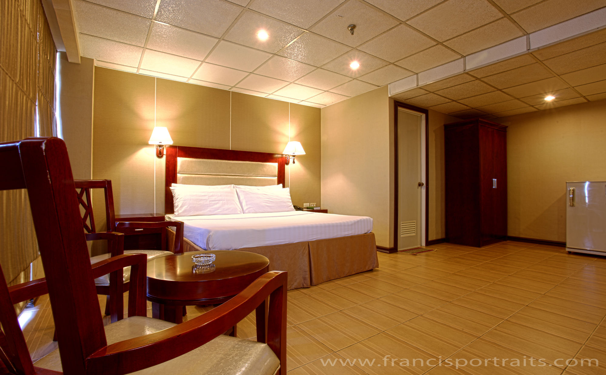 Фото Star Plaza Hotel