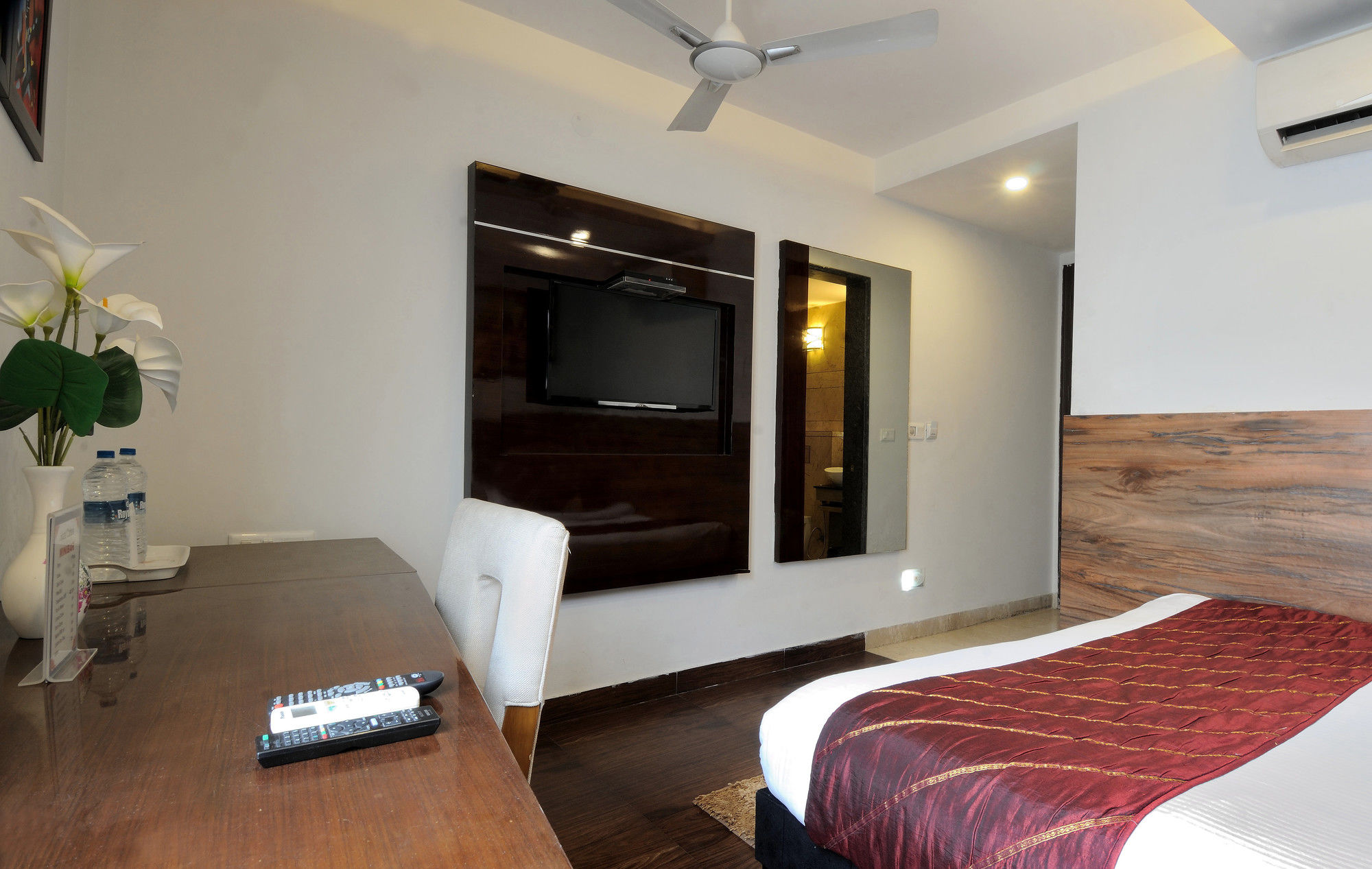 Фото Check In Room Chuna Mandi