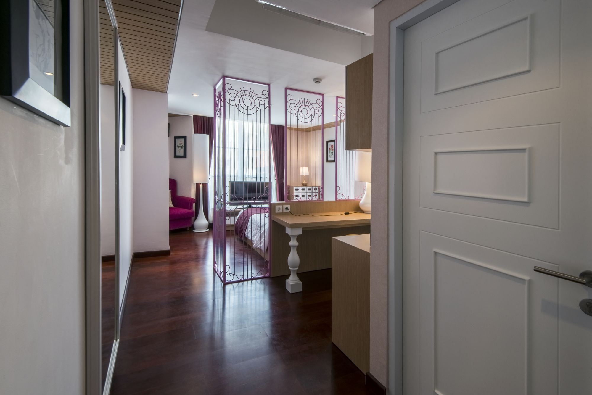 Фото Yan's House Hotel