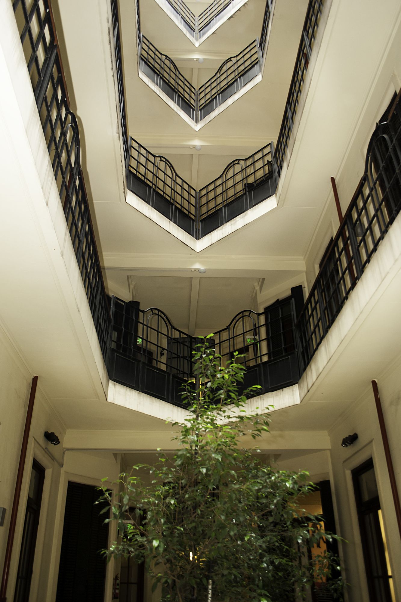 Фото Milhouse Avenue