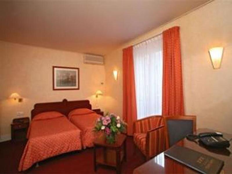 Фото Ibis Paris Gare du Nord TGV