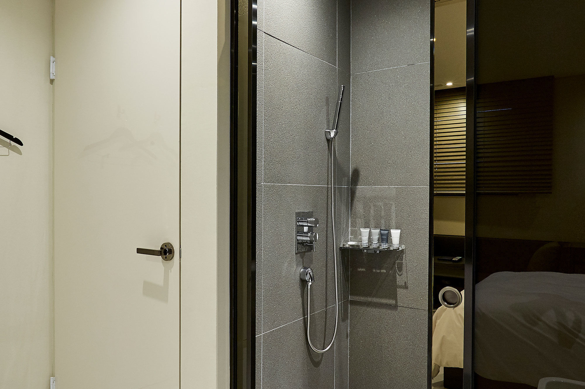 Фото Hotel The Artist Yeoksam