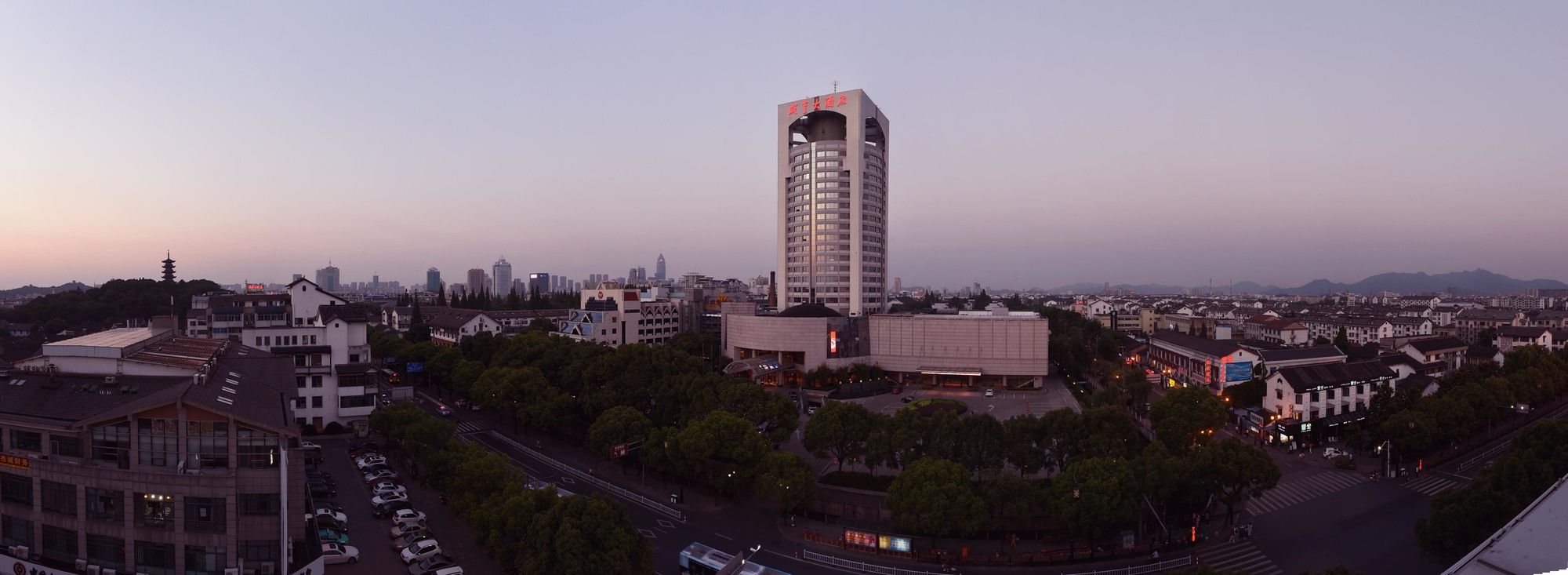 Фото Shaoxing Xianheng Grand Hotel