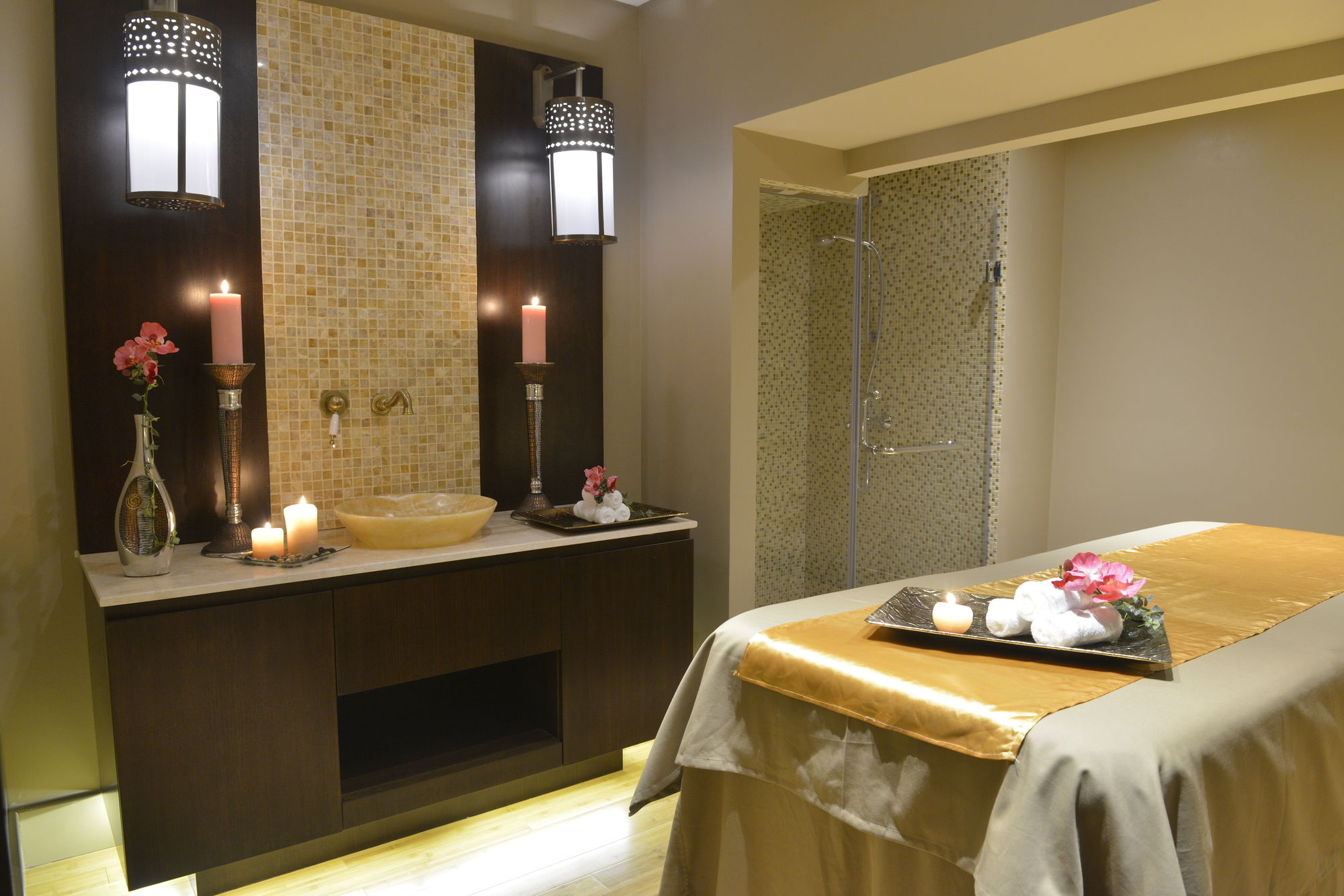 Фото Ramada by Wyndham Manama City Centre