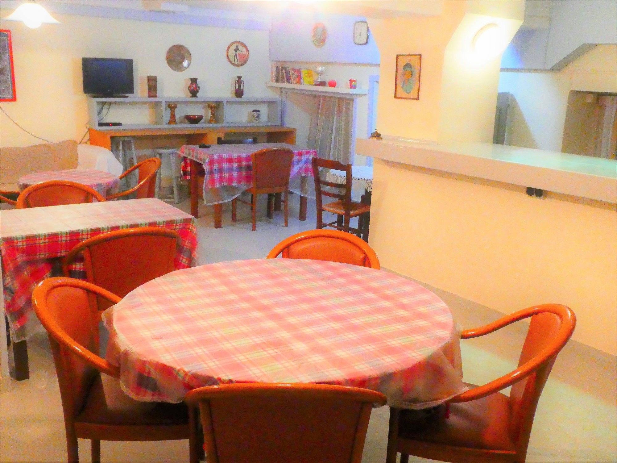 Фото Fivos Hotel - Hostel