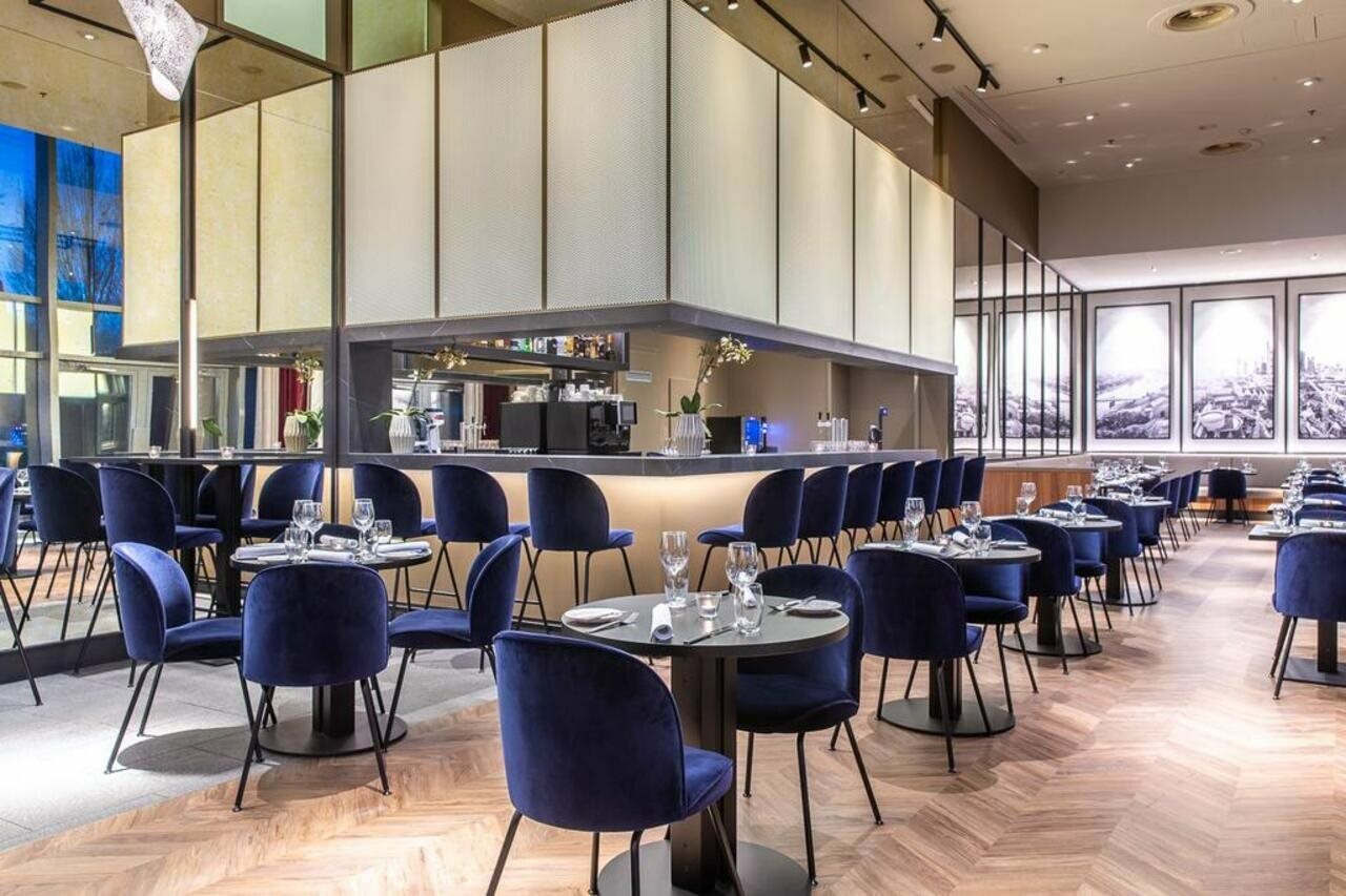 Фото Radisson Blu Hotel, Frankfurt