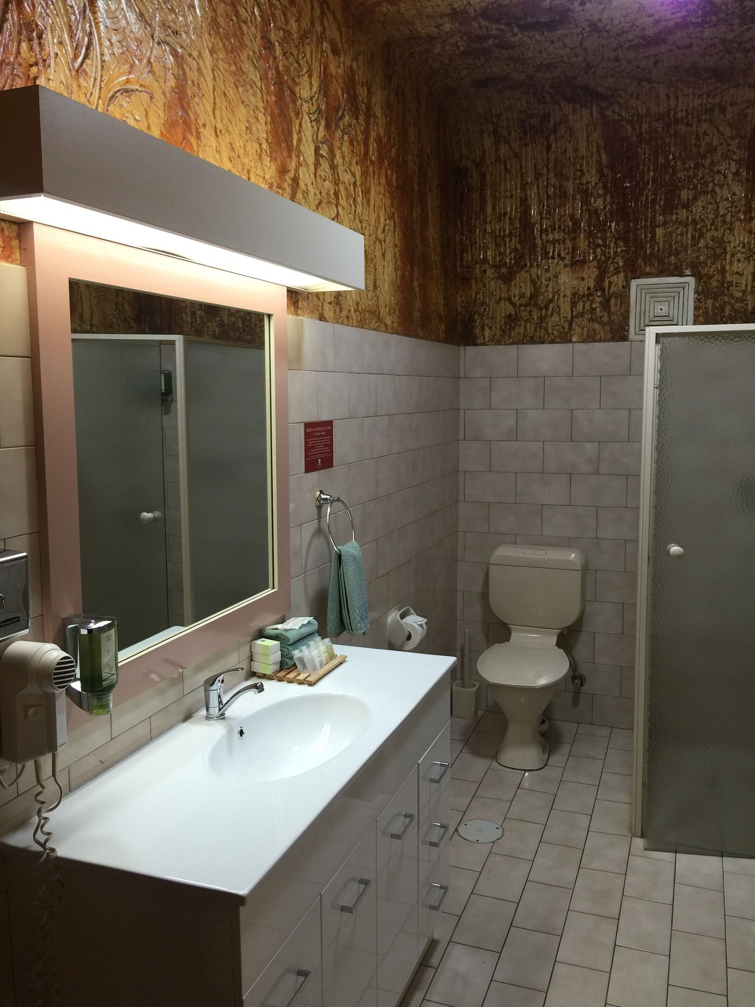 Фото Desert Cave Hotel