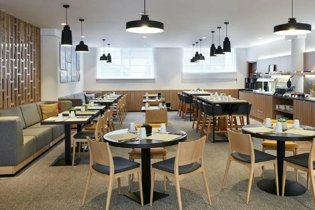 Фото Hilton Garden Inn Brussels City Centre