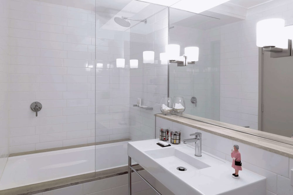 Фото Qt Canberra an Evt hotel