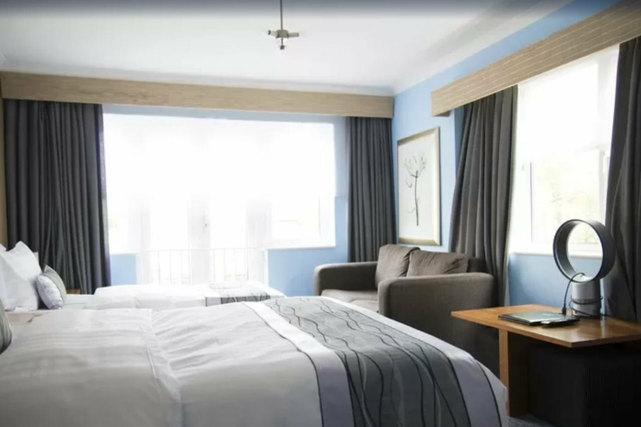 Фото The New London Carlton Hotel & Service Apartments