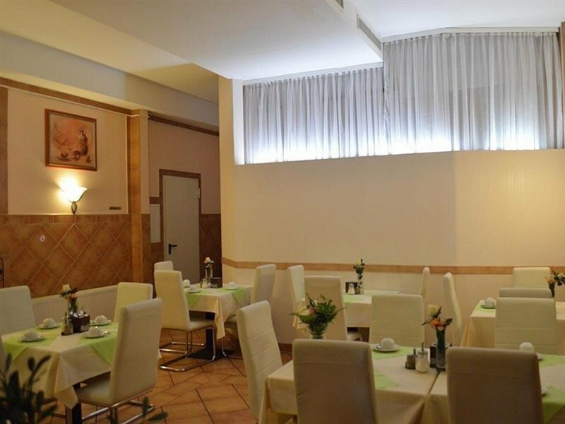 Фото City Hotel West