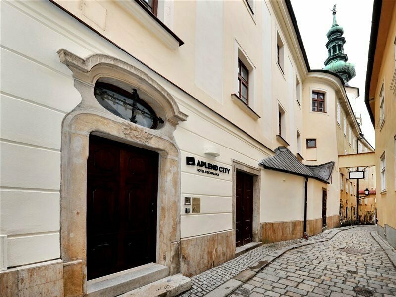 Гостиница Aplend City Hotel Michalska в Братиславе
